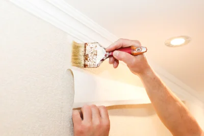 Pose de papier peint à Cœur-de-la-Vallée — revêtements muraux et toiles de verre
